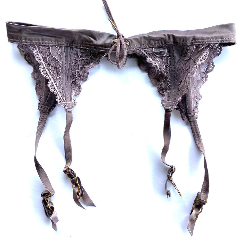 Victoria’s Secret Lace Garter Mauve size XS/S